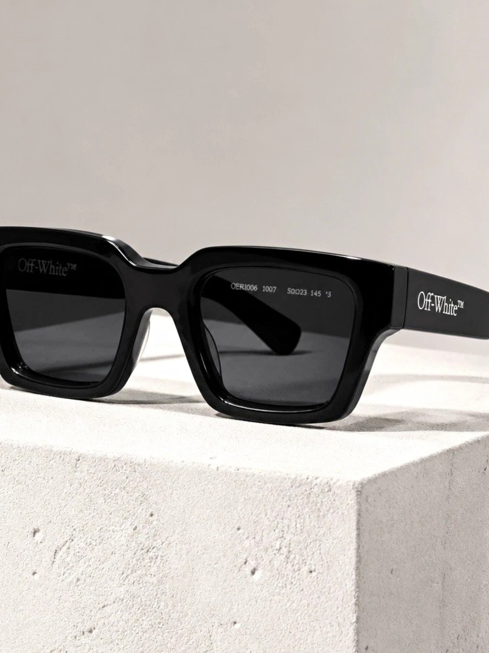 Off-White OERI006 Black Rectangle Sunglasses Gray Tinted UV400 145mm